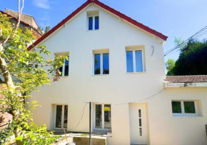 NEW 2 bedroom House 15mins from Paris by Train